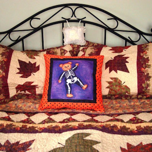 クマの骨ハロウィーン枕 クッション