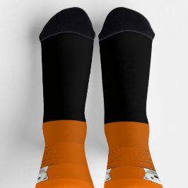 クマは壁を見下ろす、オレンジ色のカボチャ ソックス