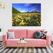 クマノミは大草原を覆う キャンバスプリント (インサイチュ (リビング))