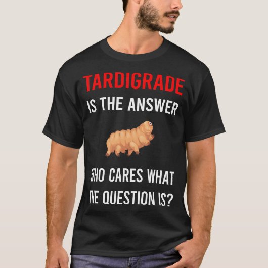 クマムシ 水のクマ もやしのブタ Tシャツ (正面)