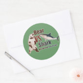 クマ対シャーク。誰が勝つのか？決める。 ラウンドシール (封筒)