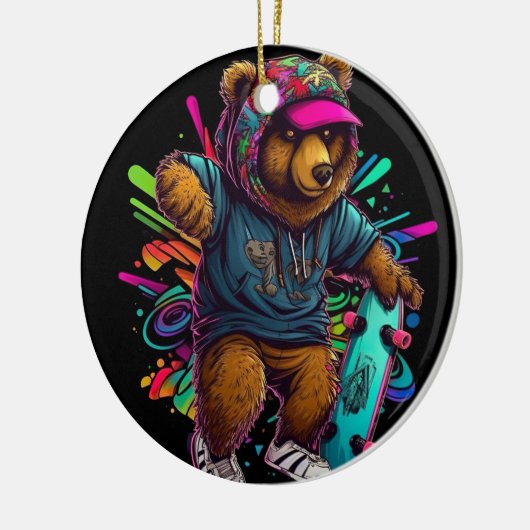 クマ着用フード付きスウェットシャツ保持スケートボード セラミックオーナメント (左)