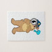 クマ警察官の虫眼鏡 ジグソーパズル (横)