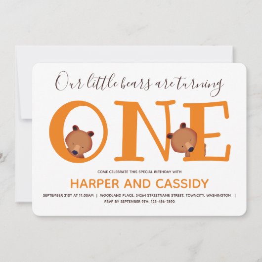 クマ1つの可愛い動物双子最初の誕生日 招待状 (正面)