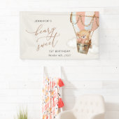 クマ、ピンクのホットエアバルーン、最初の誕生日へようこそ 横断幕 (インサイチュ)