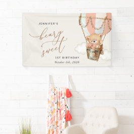 クマ、ピンクのホットエアバルーン、最初の誕生日へようこそ 横断幕