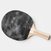 クモとくもの巣の白黒の写真 卓球ラケット (横)