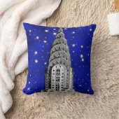 クライスラの建物のドームおよび星明かりの青空 クッション (ブランケット)