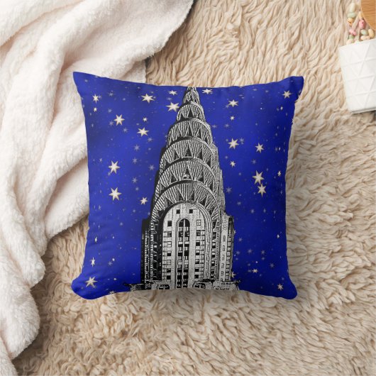 クライスラの建物のドームおよび星明かりの青空 クッション (ブランケット)