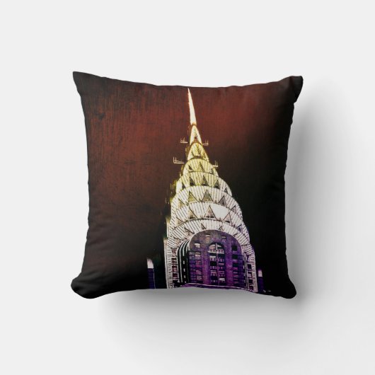 クライスラの建物-紫色および赤NYC クッション (正面)