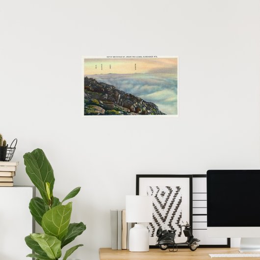 クラウド上のその他のAdirondack Mtsの表示 ポスター (ホームオフィス)