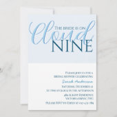 クラウド9シンプルタイポグラフィブルーブライダルシャワー 招待状 (正面)