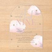 クラウド9金ゴールドスターズピンクガール赤ちゃんシャワー アクリル招待状 (正面)