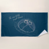 クラゲのアート「海は静かな物語を残す」 ビーチタオル (正面)