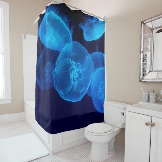 クラゲの群れの撮影をクローズアップする シャワーカーテン (インサイチュ)