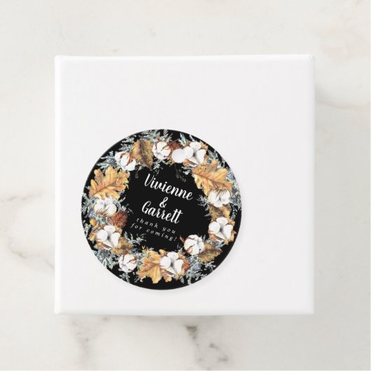 クラシカルなホワイトフラワーのエンゲージメントパーティーお礼メッセージ フェイバータグ (インサイチュ)