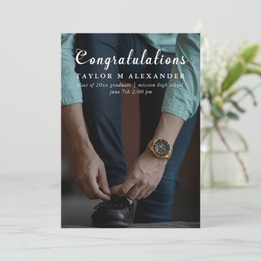 クラシックおめでとうのスクリプト写真の卒業 案内状 (スタンド正面)