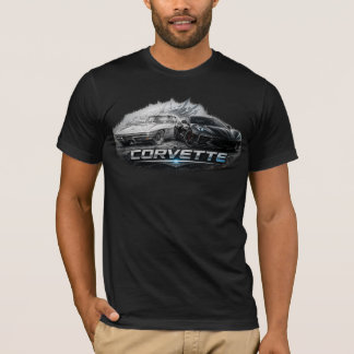 クラシックからモダンへのコルベットスポーツカーの進化 Tシャツ