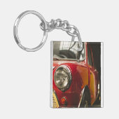 クラシックで赤い小型車 キーホルダー (正面左)
