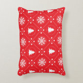 クラシックで赤く白い雪片のクリスマスツリーのデザイン アクセントクッション (正面(垂直))