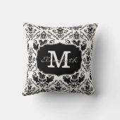 クラシックで、シックな白黒のダマスク織のモノグラムの名前 クッション (裏面)