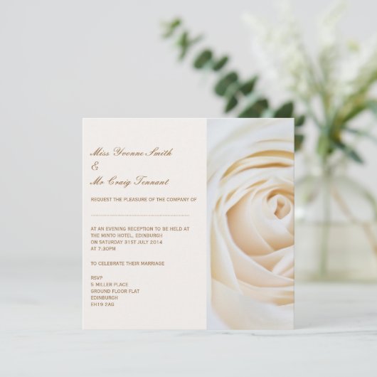 クラシックなアイボリーの白い結婚式の夕べの披露宴 招待状 (スタンド正面)