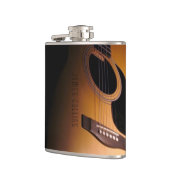 クラシックなアコースティックギターのパーソナライズなアルコール飲料のフラスコ フラスク (左)