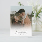 クラシックなエンゲージメント写真招待状 白いグラデーション 招待状 (スタンド正面)