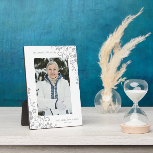 クラシックなグレーの花の葬儀　愛する人の写真 フォトプラーク (側面)