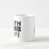 クラシックなコーヒー・マグの真実の爆弾のお母さんの大きいロゴ コーヒーマグカップ (中央)