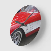 クラシックなシボレー・コルベット ラウンド壁時計 (傾斜)
