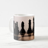 クラシックなチェス盤のマグ コーヒーマグカップ (正面左)