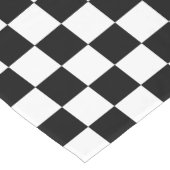 クラシックなチェッカーボードの白黒パターン ショートテーブルランナー (コーナー)