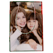 クラシックなチェック柄の2面クリスマス ミディアムペーパーバッグ (正面)