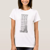 クラシックなニューヨークの階段付きアパートのイラスト Tシャツ (正面)