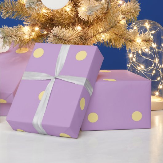 クラシックなパステルパープルとイエローの水玉模様 ラッピングペーパー (クリスマス)