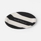 クラシックなブラックとエクルーレのストライプ柄のブライズシャワー ペーパープレート (アングル)
