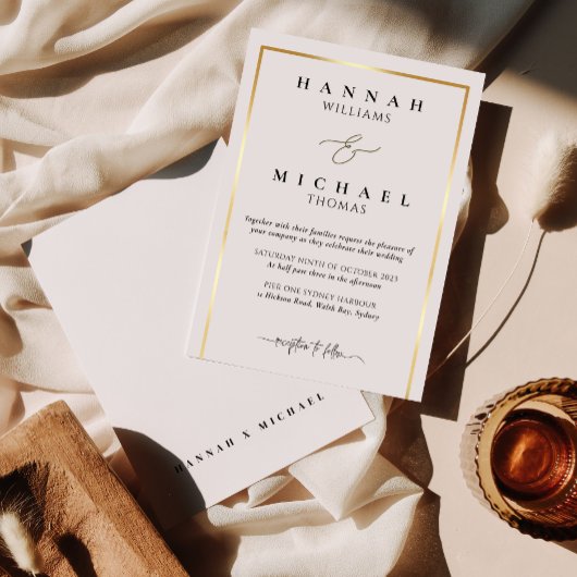 クラシックなモノグラムが施されたエレガントな結婚式の招待状 招待状