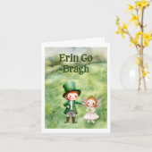 クラシックなレプラコーンと妖精のセントパトリックデーカード カード (黄色い花)