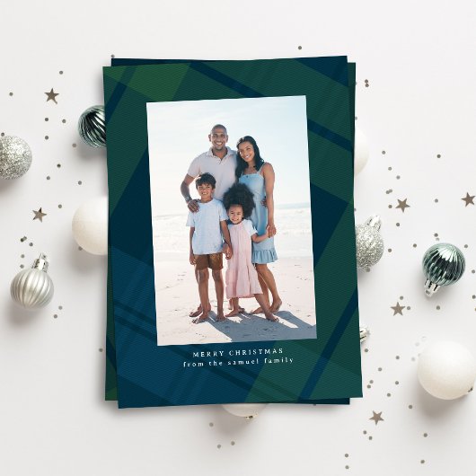 クラシックな格子柄のシンプルな縦型のクリスマス写真 シーズンカード