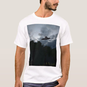 クラシックな空飛ぶ円盤のTシャツ Tシャツ