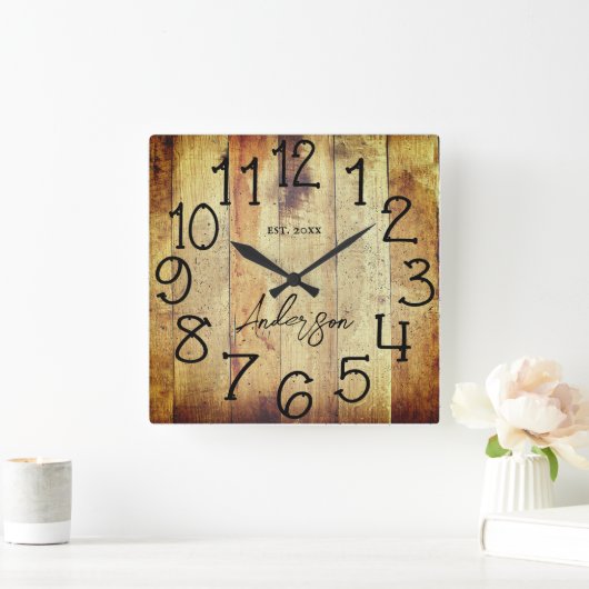 クラシックな納屋の木のファームハウスオーダーメイドファミリー名スクエア スクエア壁時計 (ホーム)