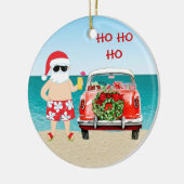 クラシックな車のクリスマスの熱帯ビーチサンタ セラミックオーナメント (左)