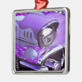 クラシックな車: 燃えるようなフードが付いているシボレー メタルオーナメント (左)