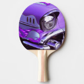 クラシックな車: 燃えるようなフードが付いているシボレー 卓球ラケット (正面)