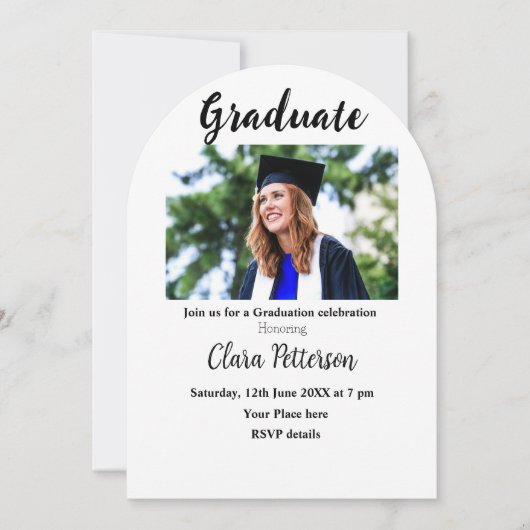 クラシックな黒と白のクラスを追加する卒業年度の学校卒業 招待状 (正面)