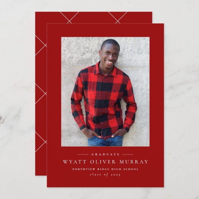 クラシックな1枚の写真が載った赤い卒業発表カード (正面/裏面)
