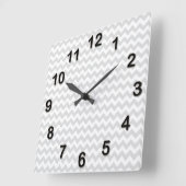 クラシックなLt灰色白いThin#2シェブロンのジグザグパターン スクエア壁時計 (傾斜)