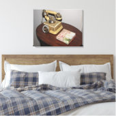 クラシックアンティーク電話及びテーブルキャンバスプリント キャンバスプリント (インサイチュ (寝室))