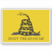 クラシックイエロー ガズデン旗 Don't Tread on Me シール (正面)